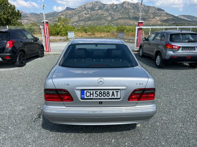 Mercedes-Benz E 270 (КАТО НОВА) Image 7