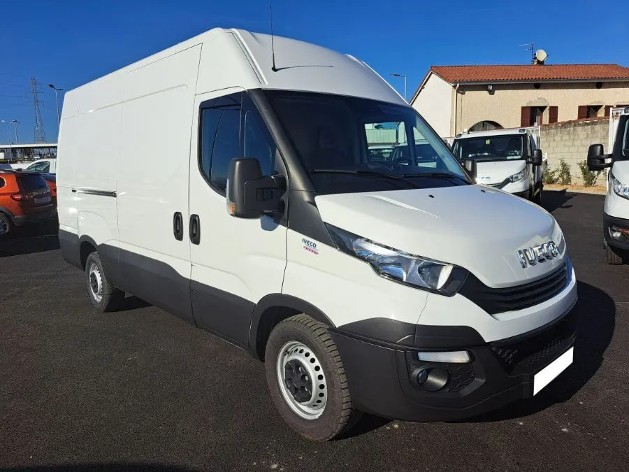 Iveco DAILY FOURGON 35S14 V12 22000E HT Image 1