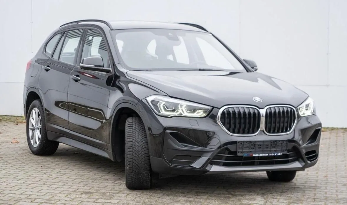 BMW X1 sDrive18i Advantage Image 1