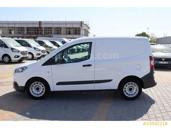 Ford Transit Courier 1.5 TDCi Trend Image 2